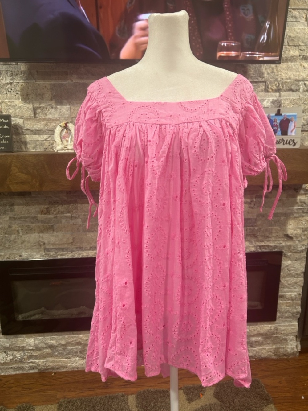 HYFVE Pink Eyelet Peasant Tunic Top NEW size small